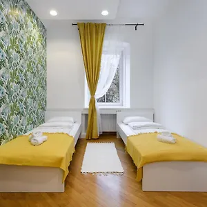 Hostel Royal Rooms***