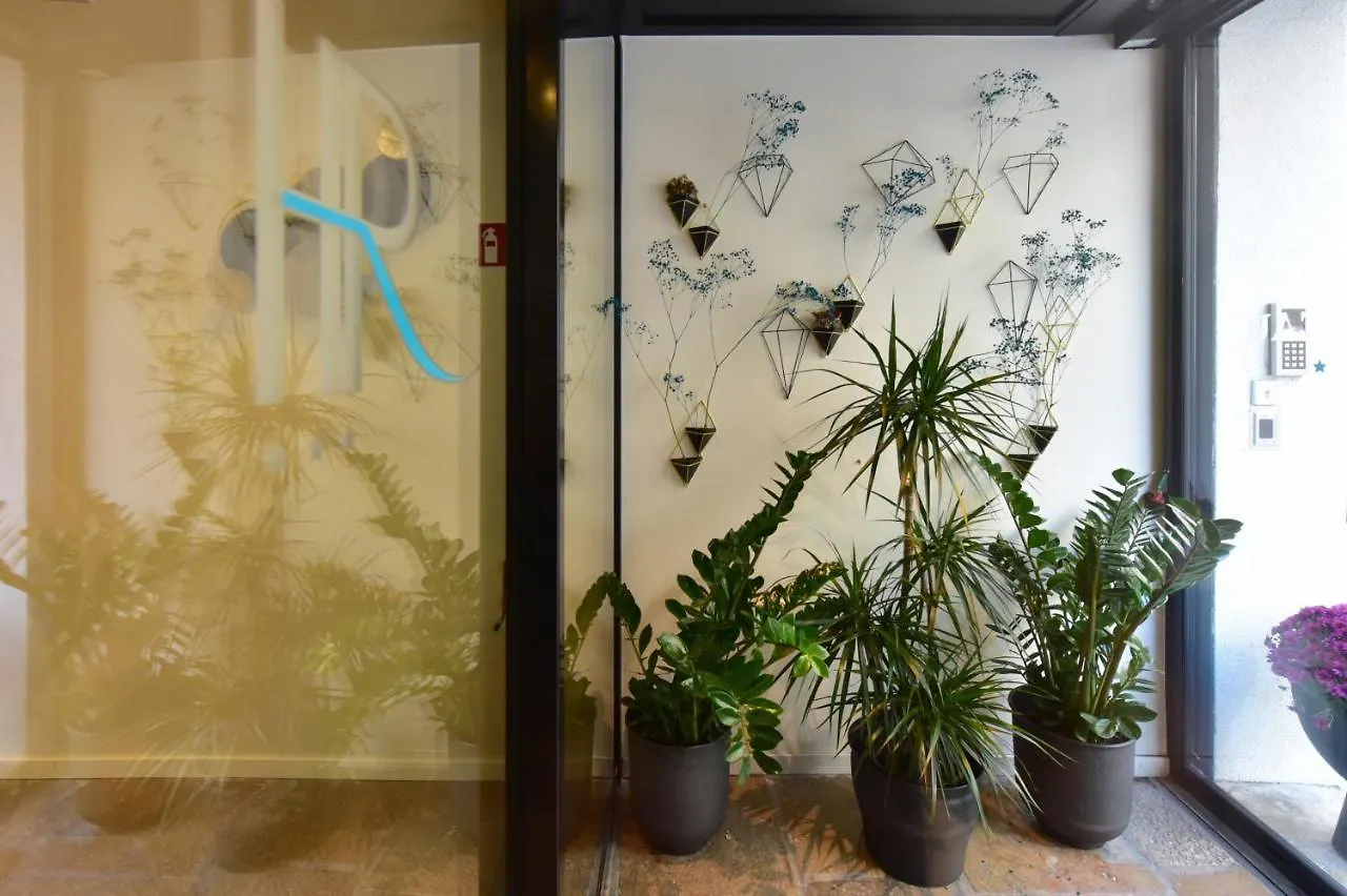 Hotel Rousseau Plus Geneva 3*,  Switzerland