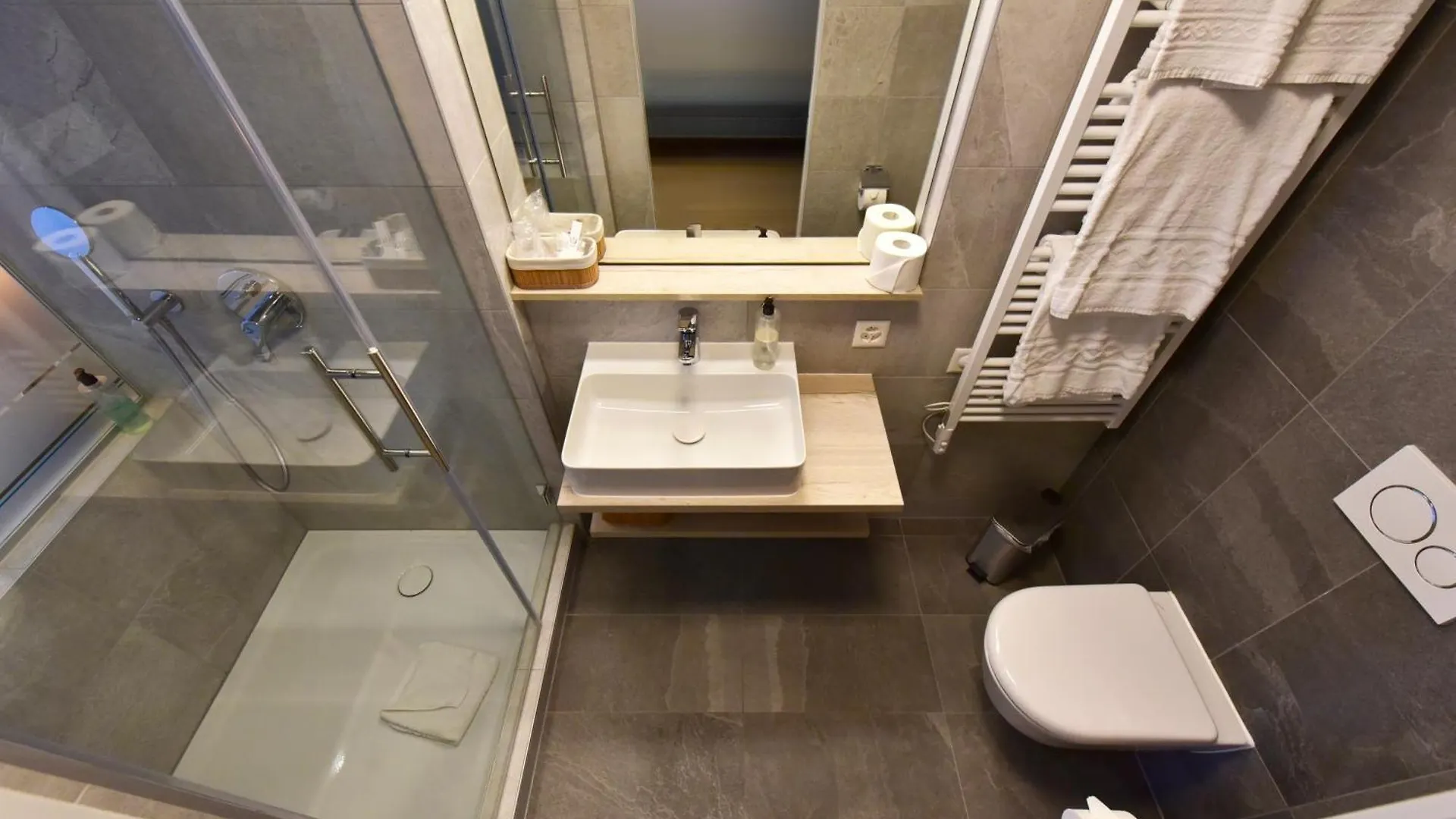 Hotel Rousseau Plus جنيفا 3*,  سويسرا